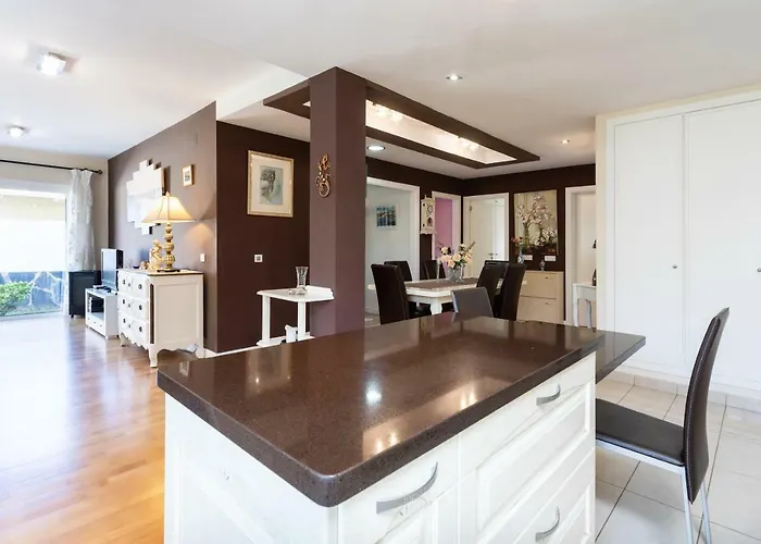 Dom wakacyjny Dorina - Con Piscina Privada *