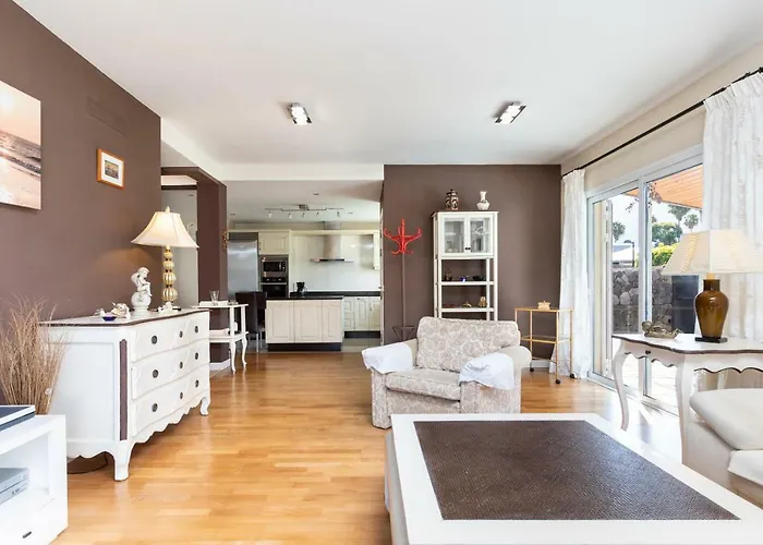 Semesterbostad Dorina - Con Piscina Privada *